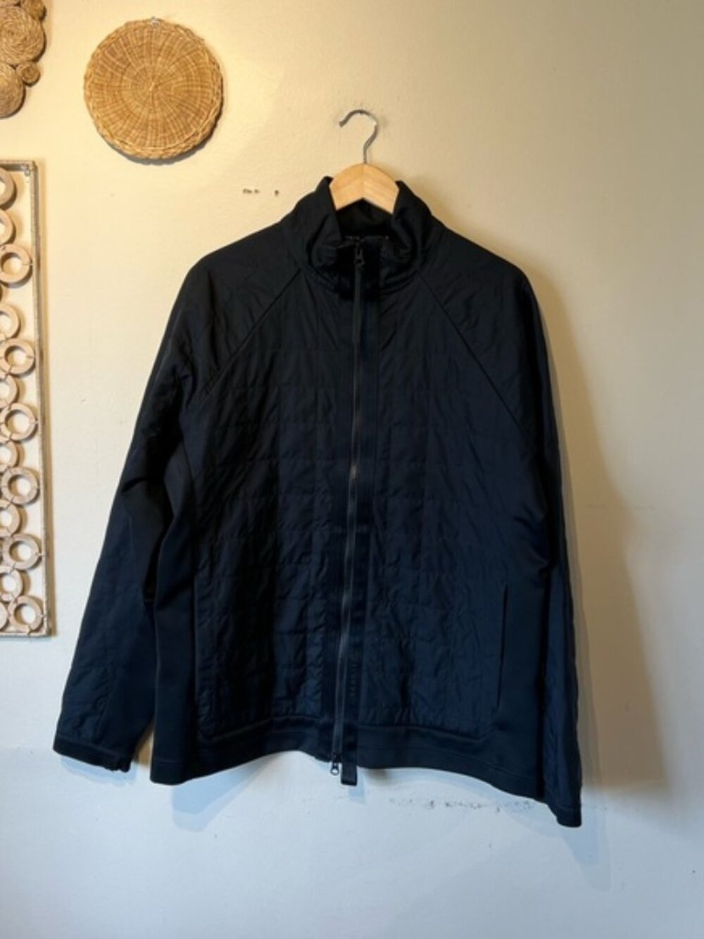 Nike mens medium polyester cotton lightweight jacket
